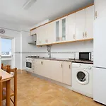 Apartman Comfy 4bdr In By Lovelystay Portimão