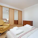 Comfy 4bdr In By Lovelystay Portimão