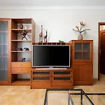 Comfy 4bdr In By Lovelystay *