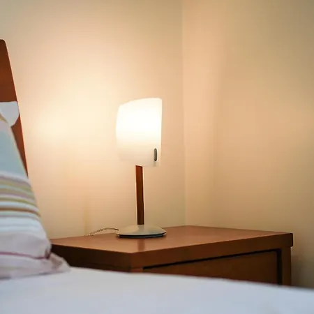 Comfy 4bdr In By Lovelystay Apartman *