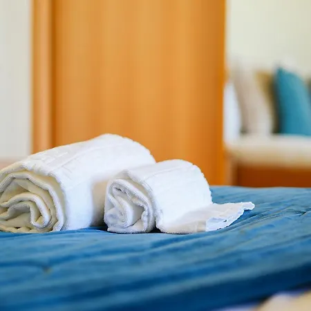 Comfy 4bdr In By Lovelystay