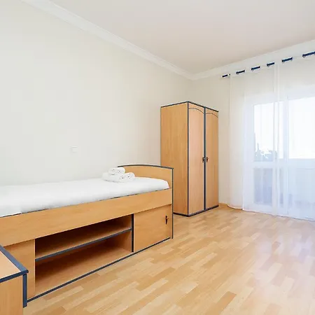 Comfy 4bdr In By Lovelystay Apartment Portimao