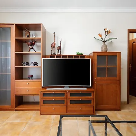 Comfy 4bdr In By Lovelystay *