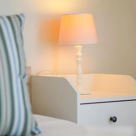 Comfy 4bdr In By Lovelystay Portimao