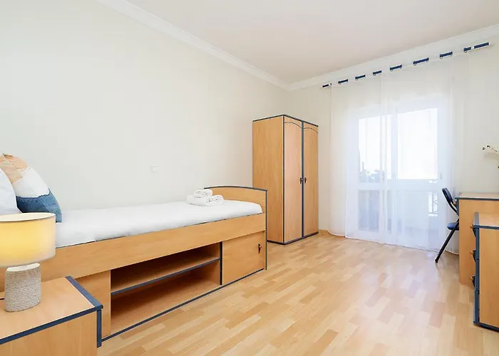 Comfy 4bdr In By Lovelystay Appartamento Portimão