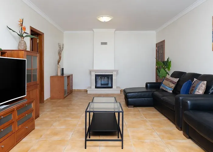 Appartamento Comfy 4bdr In By Lovelystay