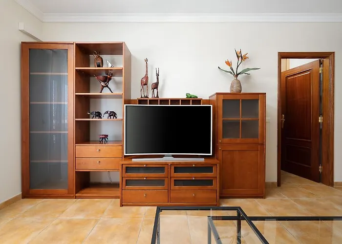 Comfy 4bdr In By Lovelystay *