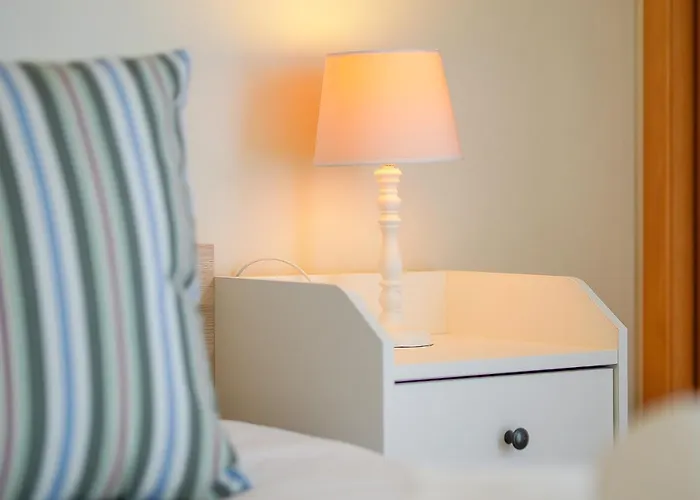 Comfy 4bdr In By Lovelystay Portimão