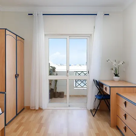 Comfy 4bdr In By Lovelystay