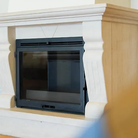 Comfy 4bdr In By Lovelystay Apartment