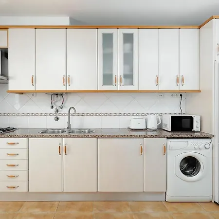 Comfy 4bdr In By Lovelystay Apartment